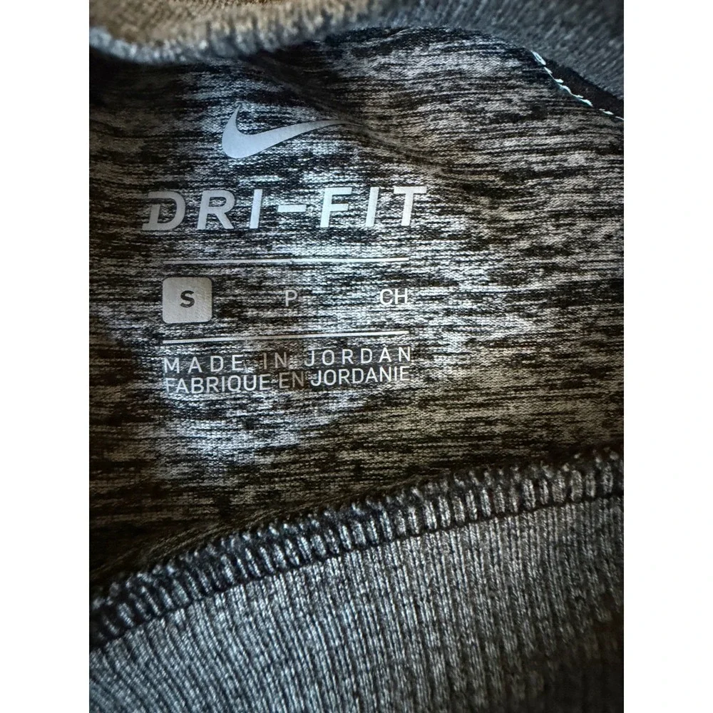 Nike Running Dri-FIT Long Sleeve Shirt Grey Heather Space Dye Thumbhole Womens S